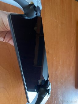 PlayStation portal (jako nový v záruce) + tvrzené sklo - 5