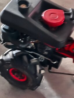 Vari traktůrek s radlici - 5