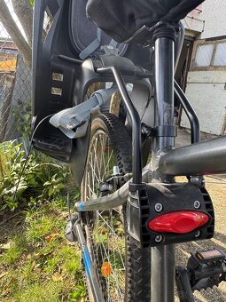 Dětská sedačka s připevněním na rám - 5