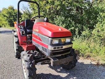 Mitsubishi MT 220 - 5