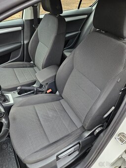 Škoda Oktavia 1,6Tdi 77kw r.v 2014 bílá sedan super stav - 5