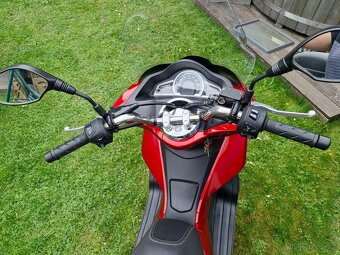 Skútr honda 125ccm - 5