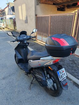Kymco skútr - 5