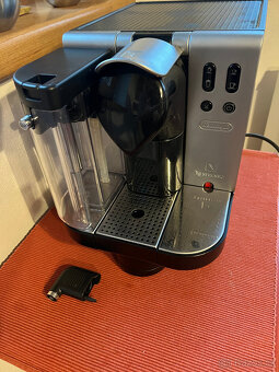 Kávovar Nespresso DeLonghi Lattissima EN680.M - TOP - 5