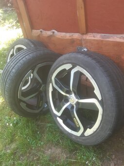 Letní pneu 215 /45 /17 - 5
