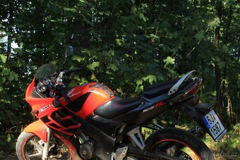 HONDA CBR125r 2005 - 5