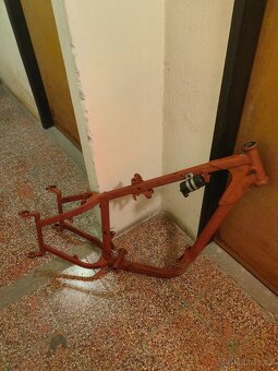 Jawa perak rám komunista - 5