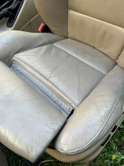 E53 skoro kompletní interiér (Beige) - 5