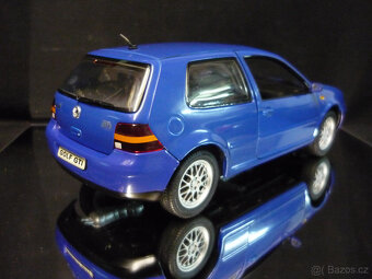 Volkswagen Golf GTI 1,9 TDI VW Revell 1/18 - 5