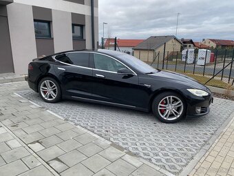 Tesla model S P85 - 5