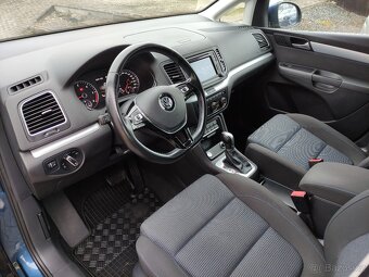 VW Sharan TDi DSG XENON NAVI VYHŘ.SEDAČKY TAŽNÉ - 5