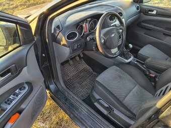 Prodám Ford Focus 1.6i 16V 74kw combi - 5