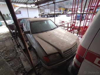 Mercedes Benz C200 - 5