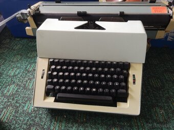 Staré psací stroje retro - 5
