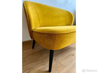 Stylová dvoumístná pohovka WOOOD Sara – hořčicově žlutá - 5