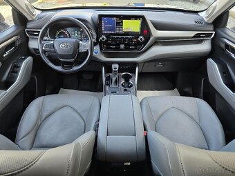 TOYOTA HIGHLANDER 4x4 2.5 182kW COMFORT 2021 / 7-míst / -DPH - 5