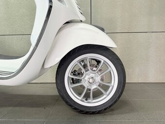 Vespa Primavera 125 3V ABS - ČR / JEN 480 KM / MNOHO DOPLŃKŮ - 5