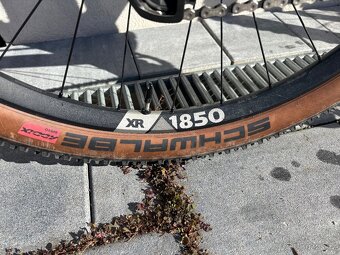 SCOTT Scale 910 – karbonová raketa na prodej - 5
