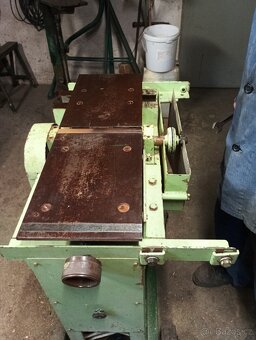 TRUHLÁŘSKÝ UNIVERZÁNÍ STROJ - 5