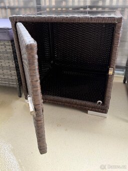 Dva “bobky” + stolek s uloznym prostorem - 5