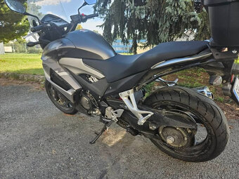 Honda VFR800X - 5