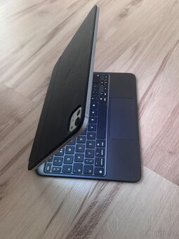 iPad Pro 11 (M4) 256GB s klávesnici a tužkou - 5
