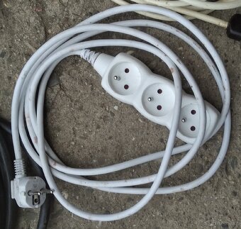Prodám prodlužovací kabely/prodlužovací kabely 230 v - 5