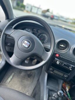 Seat Ibiza 1.4 benzín 2005 - 5