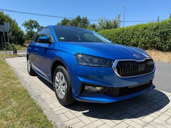 Nová Škoda Fabia 4 s lehkým poškozením. V tovární záruce. - 5
