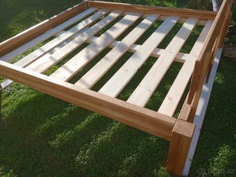 Dubová manželská postel - 5