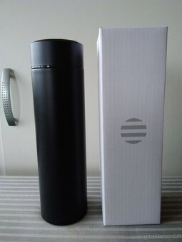 Nová termolahev se sítkem a displejem na teplotu. - 5