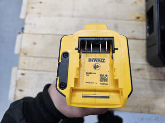 DeWALT DCG409VS + batt + nabíječka + kufr - 5