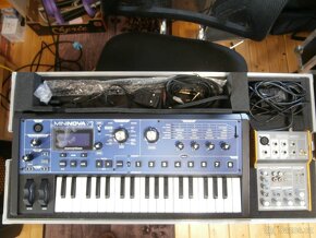 Novation Mininova - 5
