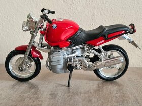Model motorky BMW R1100R rot, Maisto Motorrad 1:18 - 5