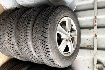 Pneu Nokian 215/70-R16 - 5