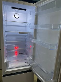 Zánovní lednice Beko B5RCNA406HW - 5