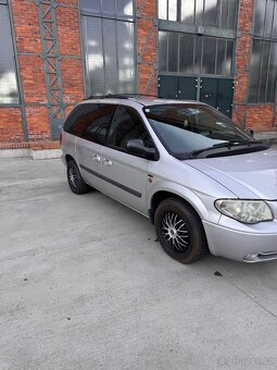 Chrysler Voyager 2.5 crdi - 5