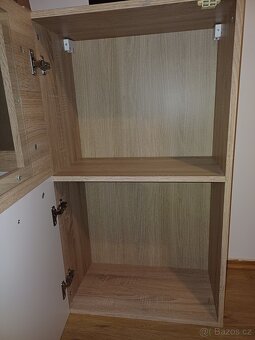Prodám dvě obývací skříňky - 5