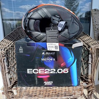 Silniční integrální přilba Ls2 Vector II - 5