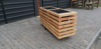 Dekorativní vyvýšené modřínové záhony - 5