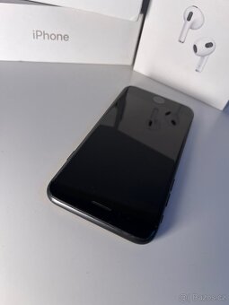 Apple iPhone 7 32GB - 5