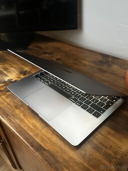 MacBook Air 13" Space Gray - 5