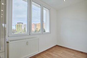 Prodej bytu 3+1 po kompl. rekonstrukci, Zárubova, Praha - 5