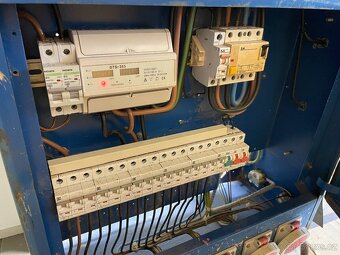 Stavební rozvaděč s elektroměrem a proudovým chráničem - 5