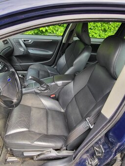 Volvo V70 2.4 TD - 5