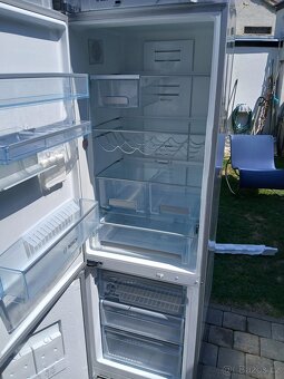 BOSCH-KGN36S52/35_červené sklo_TOP stav - 5