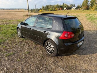 VW Golf 5 1.6 Gt line 2007 5dveř vyhř sed. - 5