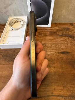 iPhone 15 Pro 256 GB, Black Titanium - 5