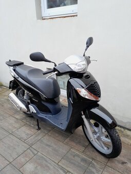 Honda SH 125i, 2006, moc pěkný stav - 5