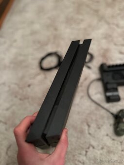 Sony PlayStation 4 - 5